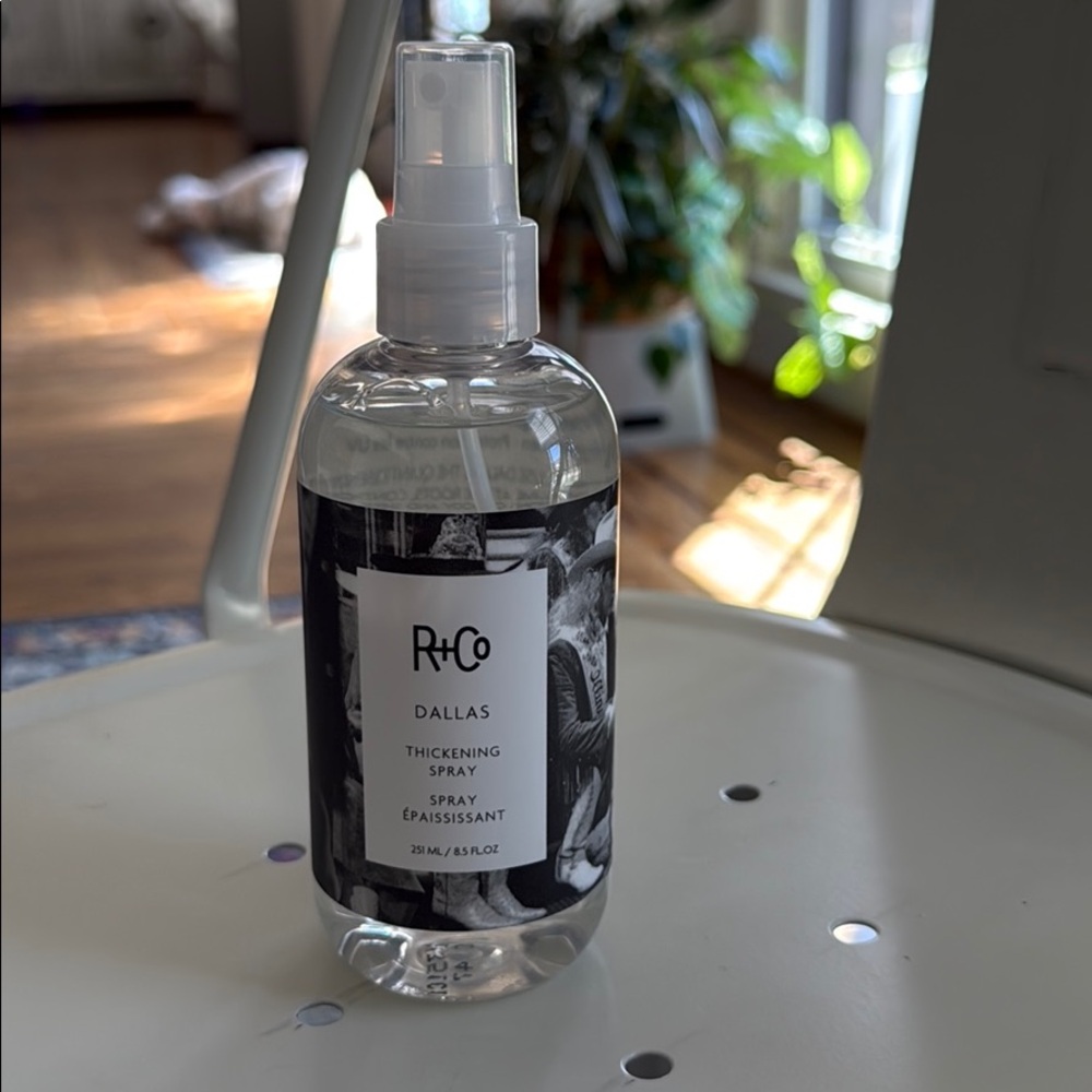 R+Co Dallas thinkening spray